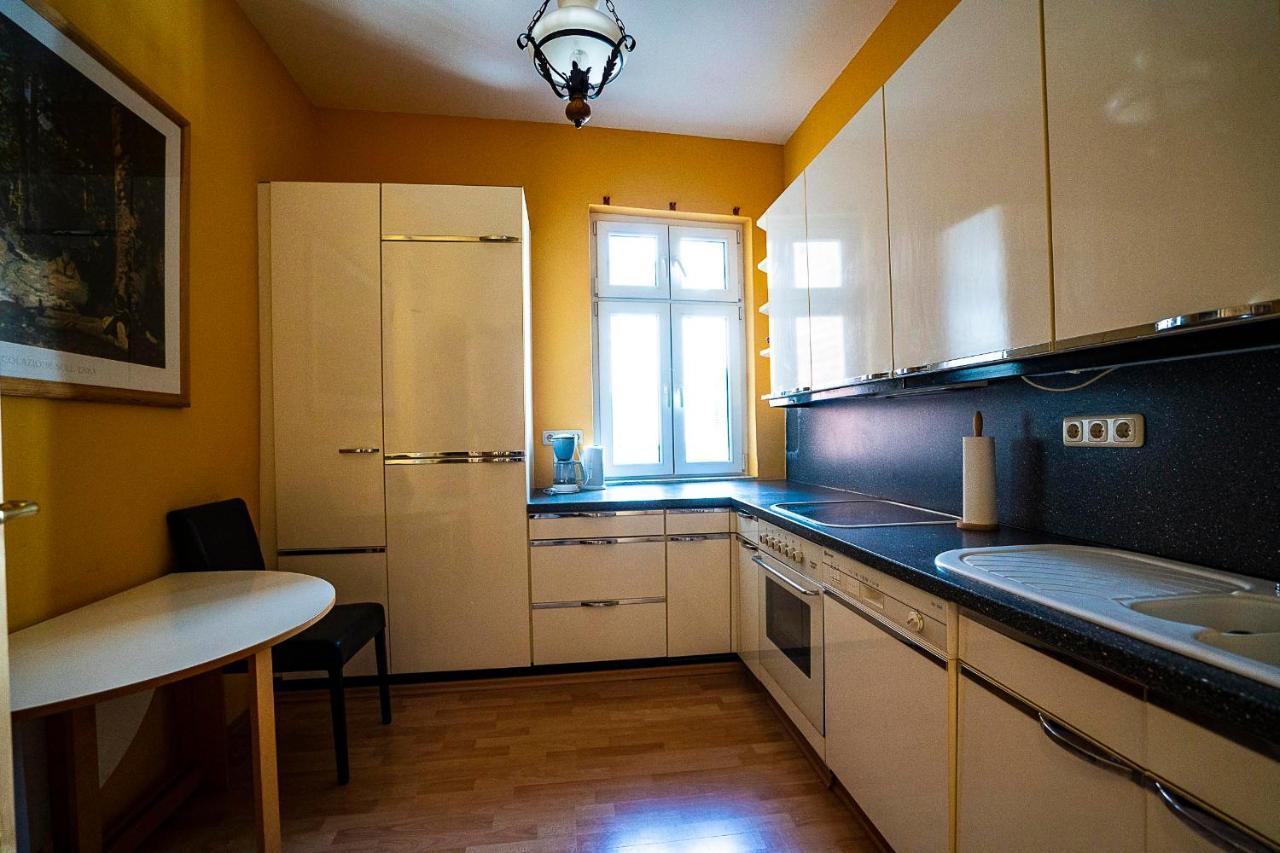 Pension Am Dom Шверін Екстер'єр фото